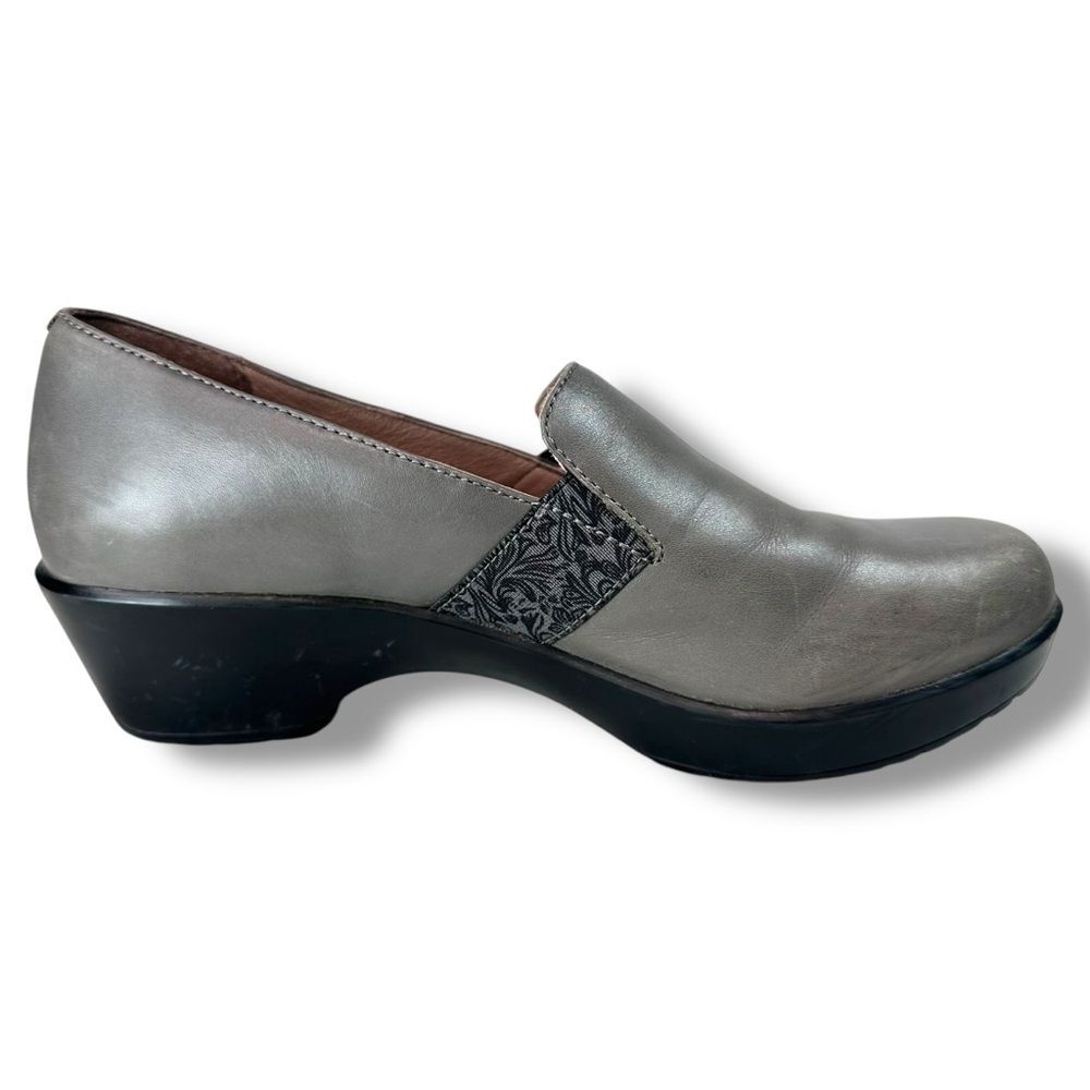 Dansko Jessica Gray Leather Slip On Comfort Clogs Womens Size 40 Work Shoes